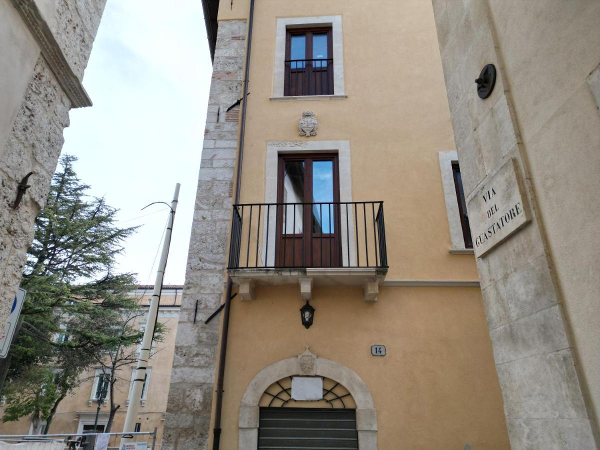 Dimora Del Sole - Intero Appartamento LʼAquila Zewnętrze zdjęcie